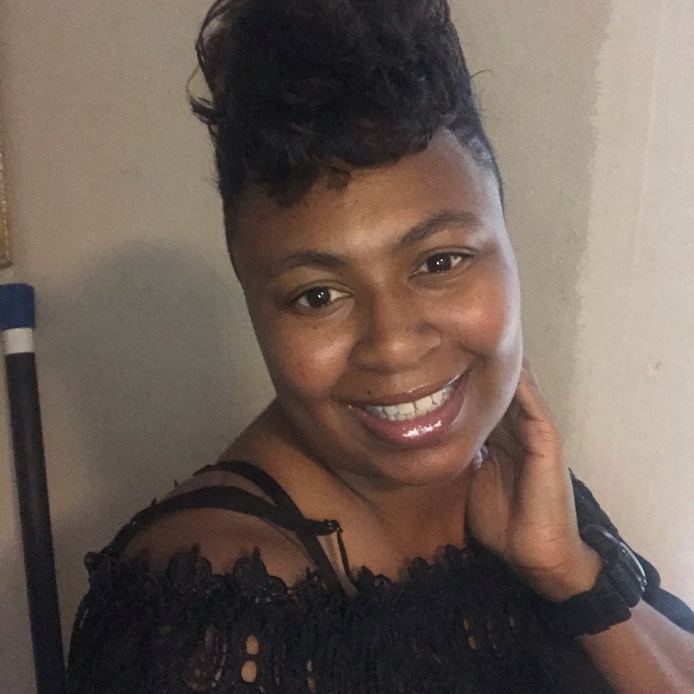 Meet your Posher, Naila